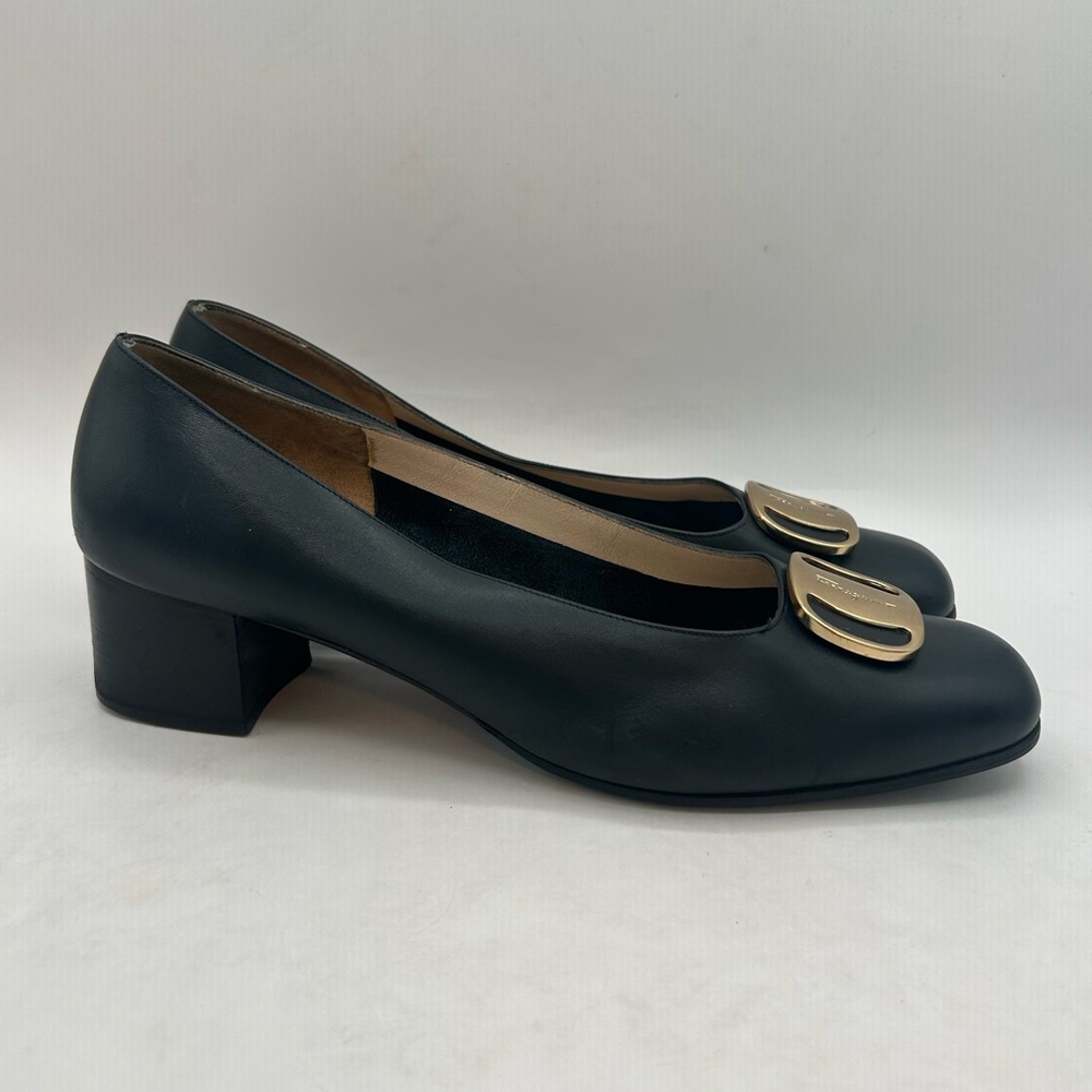 Vintage Salvatore Ferragamo Kitten Block Heel Black Leather Gold Accent Size 8.5 - Picture 3 of 14